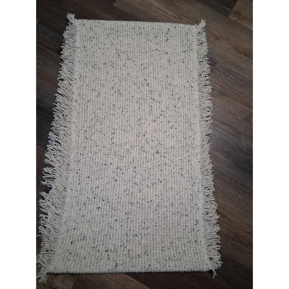 Club‎ Monaco Italian Yarn Infinity Scarf Wool Blend Chunky Fringed